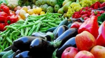 الطماطم بـ 10 جنيهات.. قائمة أسعار الخضار والفاكهة اليوم في أسواق سوهاج